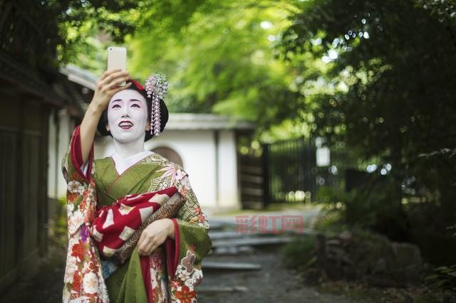 日本变态文化揭秘：亚洲专区的奇异风俗与极端行为