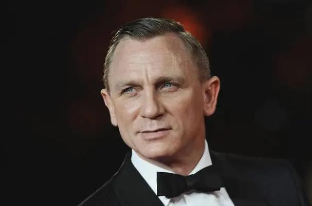 好莱坞明星排行榜_好莱坞十大动作男星排行榜_基努里维斯汤姆克鲁斯丹尼尔克雷格