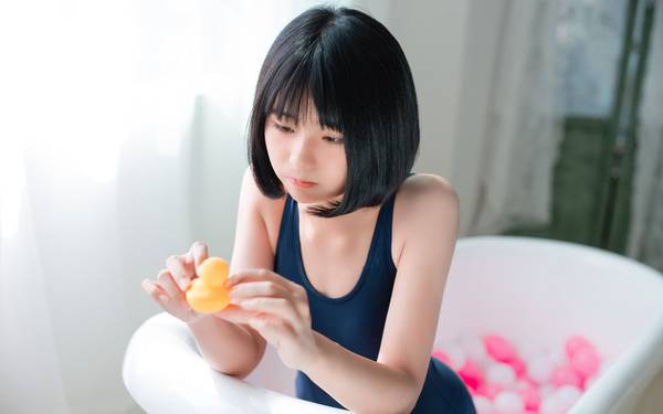 穿越火线审判者透视图_穿越火线审判者去衣图高清在线播放_穿越火线香香拔萝卜视频