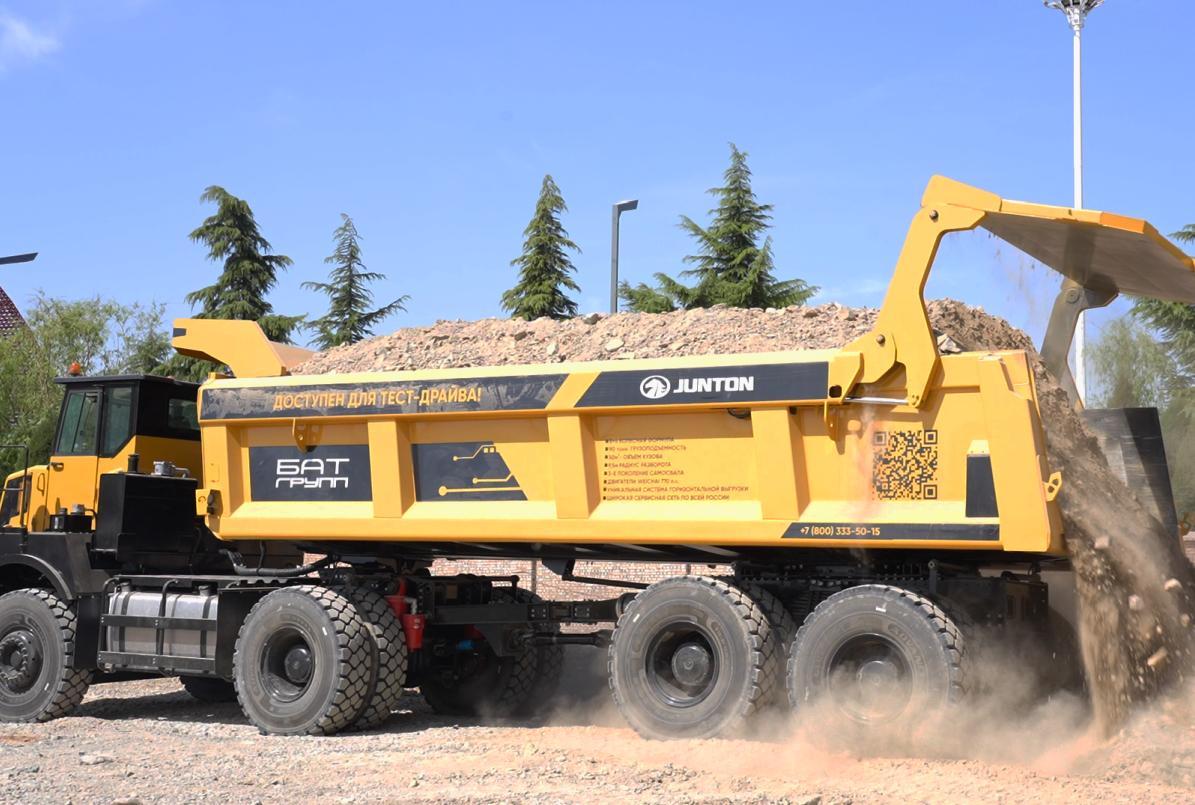 创矿山运输新标杆，河南骏通多驱驱动铰接式矿卡发运俄罗斯