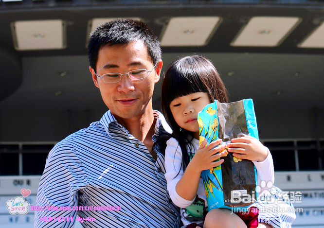 蓝精灵村庄_蓝精灵真人电影 CG动画 70后80后重温童年