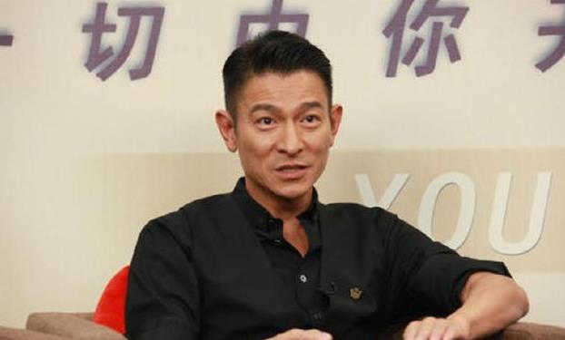 刘德华怒怼主持人_维护国家尊严_刘德华智斗黑金政治