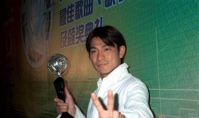 2000年，刘德华被扣150万报酬，任达华什么反应呢？