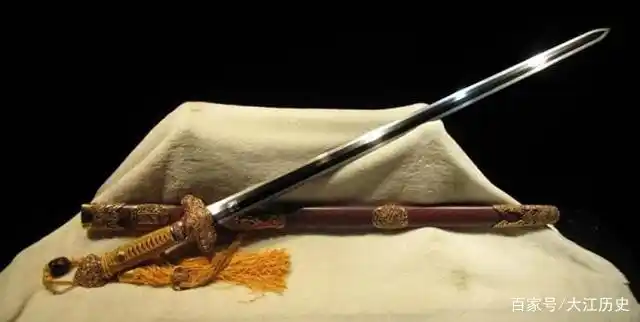 倚天剑是谁的佩剑_倚天剑青釭剑_三国时期著名宝剑