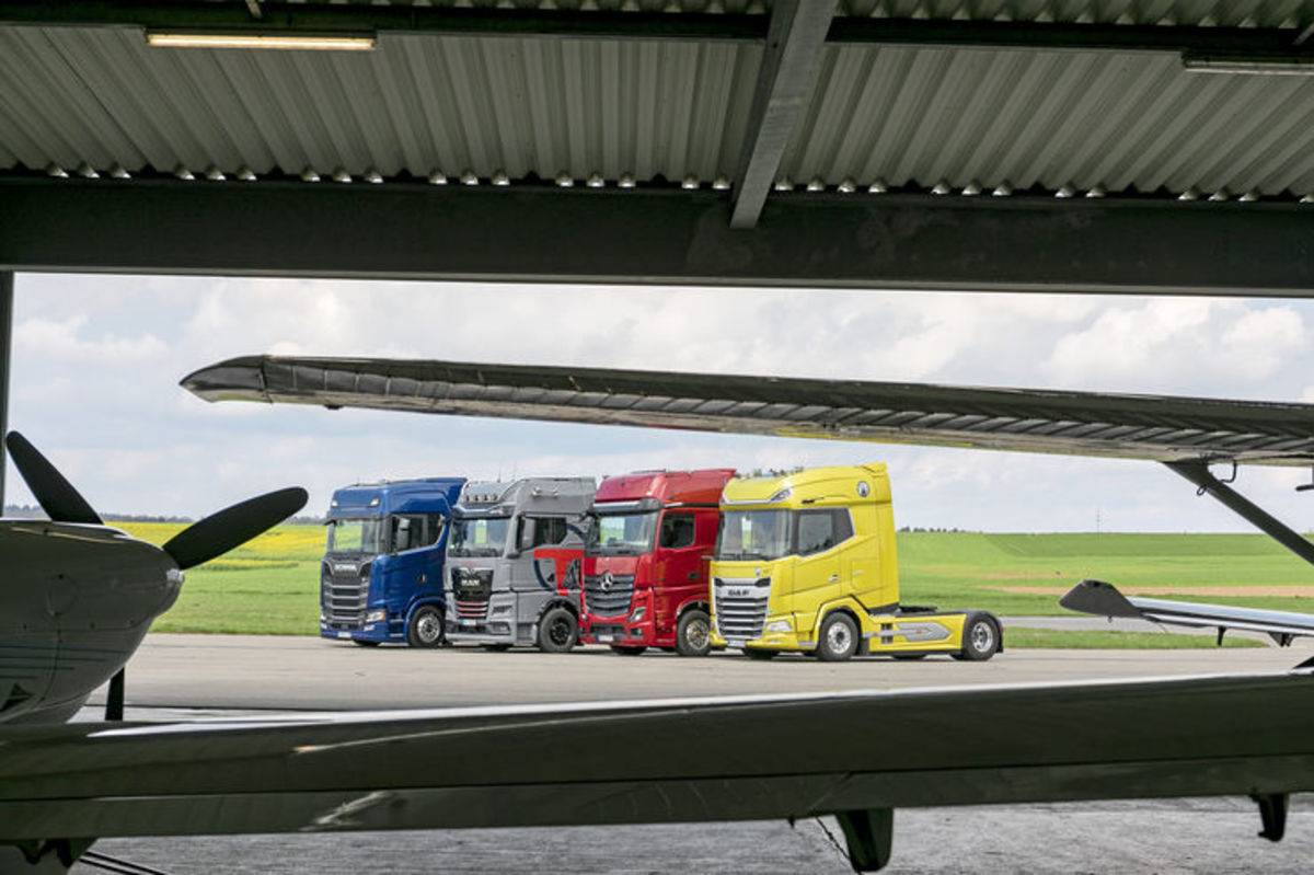 欧洲年度卡车DAF XG+对比斯堪尼亚770S曼恩TGX Individual S奔驰Actros L_斯堪尼亚卡车视频_欧洲卡车设计理念分析中国卡车发展历程