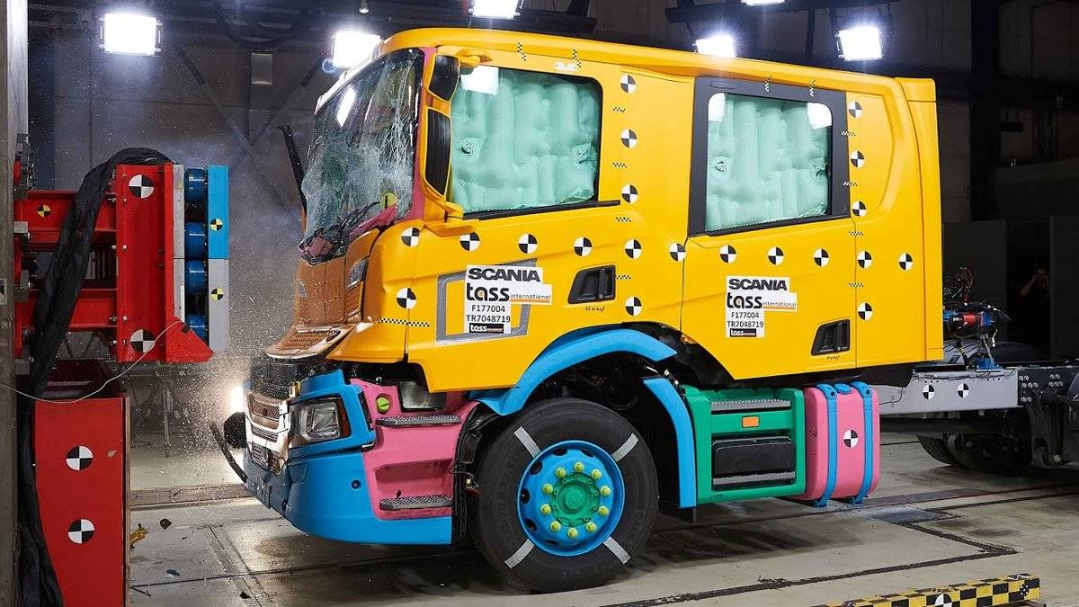 欧洲年度卡车DAF XG+对比斯堪尼亚770S曼恩TGX Individual S奔驰Actros L_斯堪尼亚卡车视频_欧洲卡车设计理念分析中国卡车发展历程
