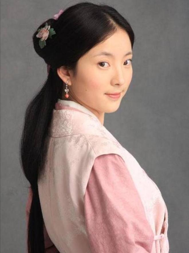 红楼梦人物介绍_蒋梦婕饰林黛玉_红楼梦十二金钗插图