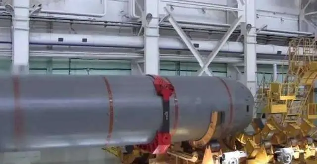 俄罗斯波塞冬核鱼雷对比_中国AJX002无人潜航器_核水雷