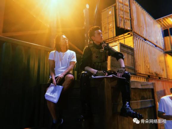 穿越火线双时空剧情_电竞题材网剧_穿越火线进去就掉