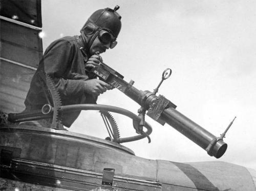 齐柏林飞艇历史_第一次世界大战空中兵器发展_一战空战
