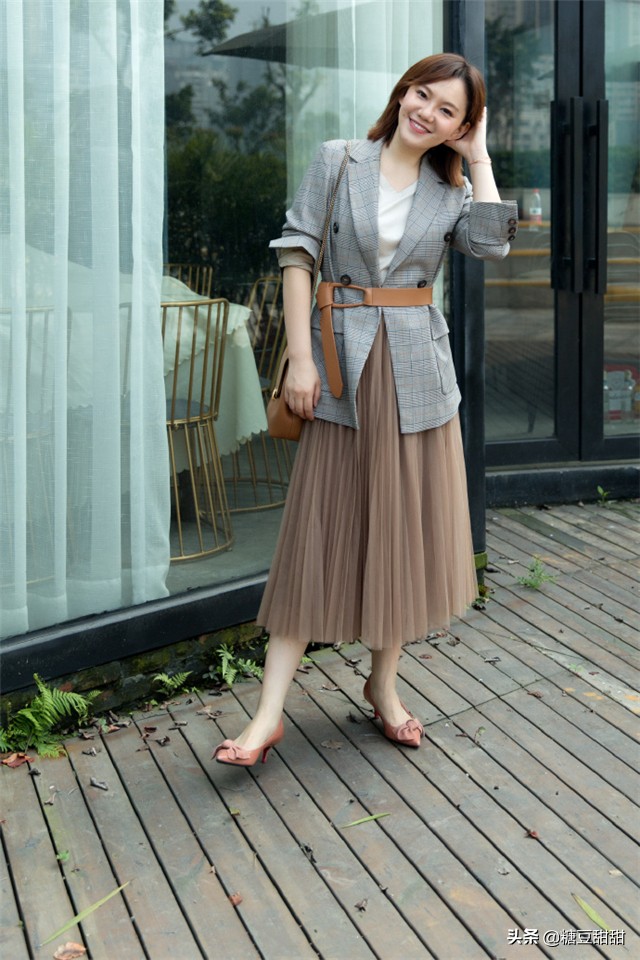 春季百褶裙_百褶裙穿搭技巧_长款百搭衣服