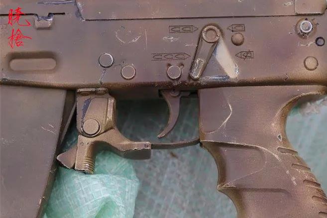 AK12枪族化_ak12穿越火线生化视频_AK12模块化设计