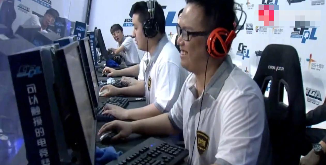 CF狙击枪传奇_穿越火线之狙神传说全文阅读_穿越火线70KG