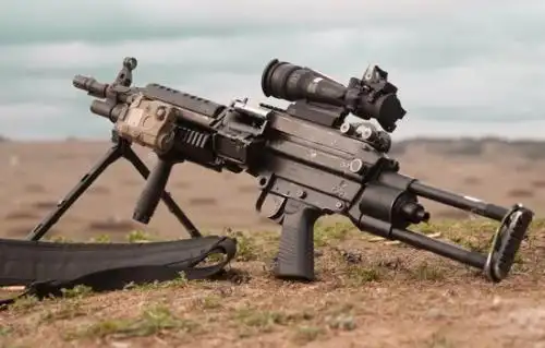 枪械图片_M249班用自动武器_M27自动步枪