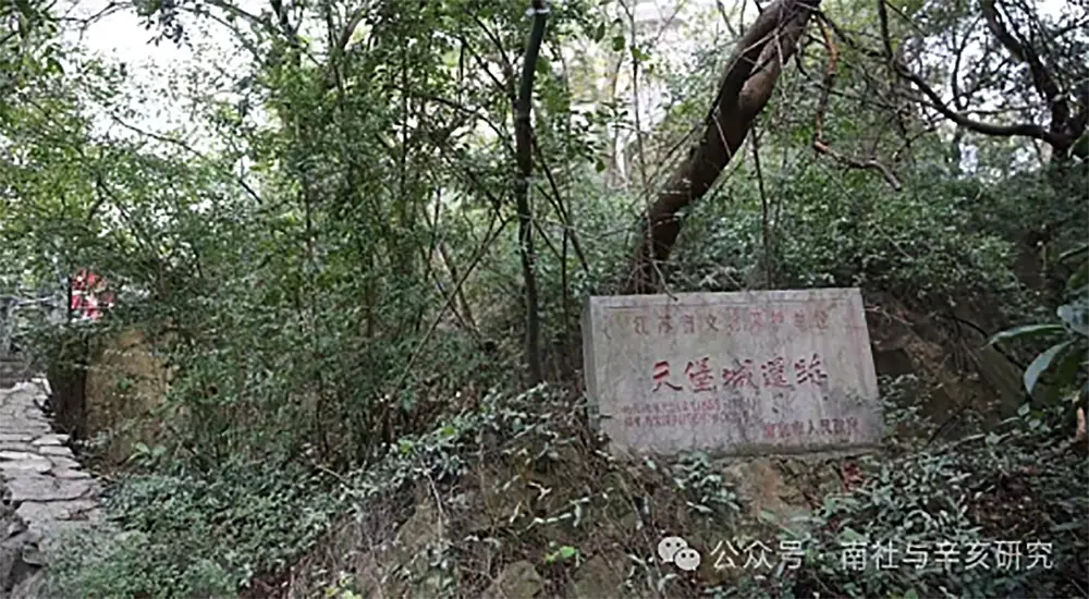 开枪英文怎么写_开枪用英文怎么说_开枪用英语