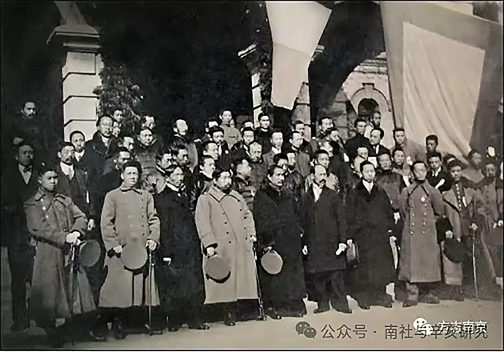 开枪用英语_开枪用英文怎么说_开枪英文怎么写