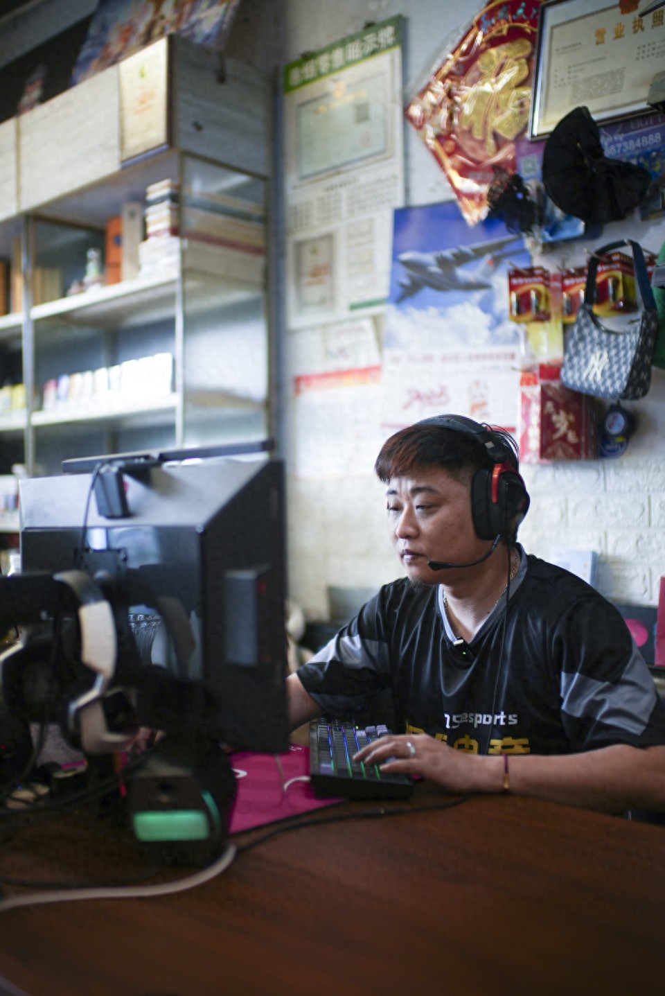 从草根选手到电竞“奶爸”，CF“强叔”十五年坚守打造浙江电竞“黄埔军校”