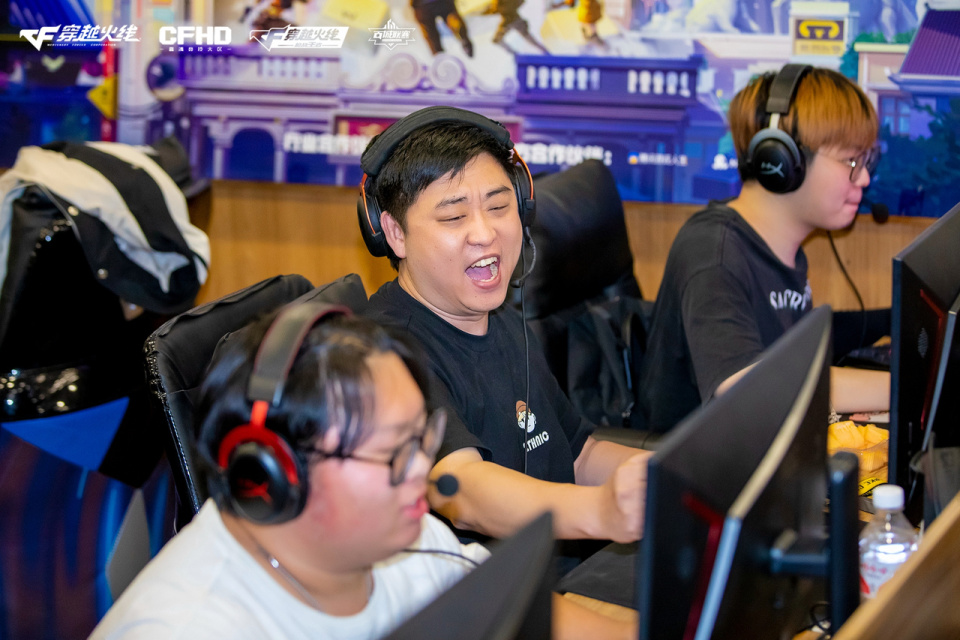 穿越火线百城联赛老兵 36岁电竞选手 何强电竞黄埔军校_穿越火线比赛2025