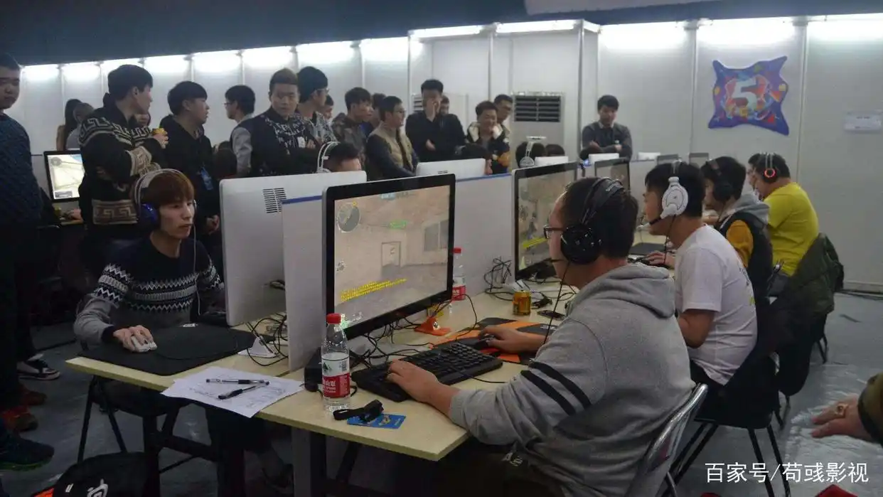 火线真人穿越版手游下载_真人穿越火线电影_穿越火线真人版