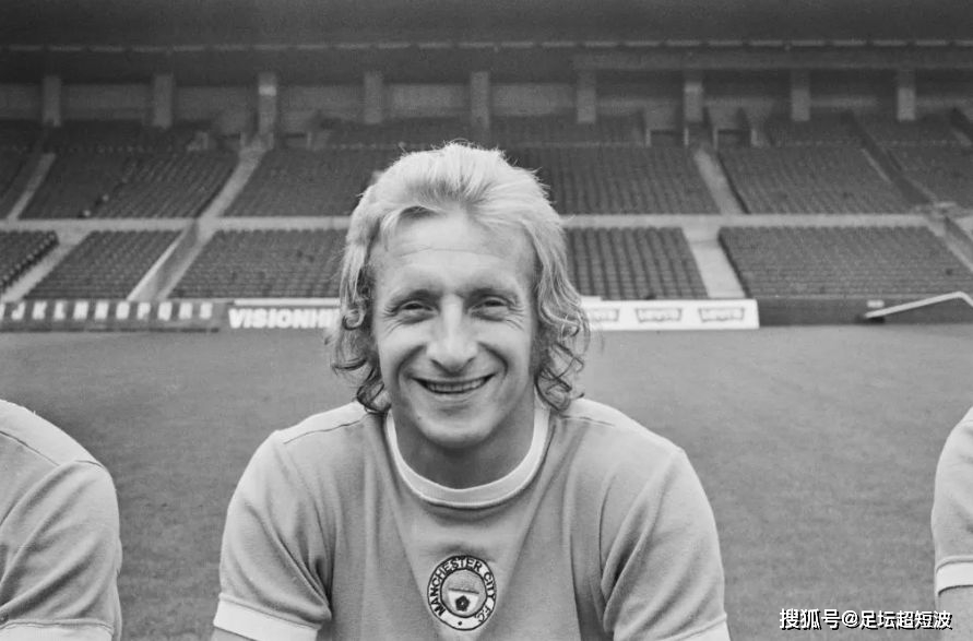 英国足球历史最佳球员_英国足球名人堂球员_足球明星排名世界前十