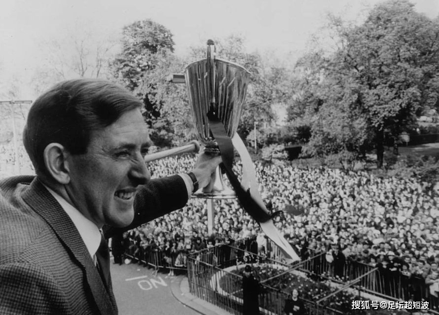 英国足球名人堂球员_英国足球历史最佳球员_足球明星排名世界前十