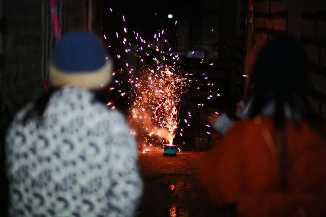 春节家庭麻将局_简单三人麻将规则_麻将桌上的博弈