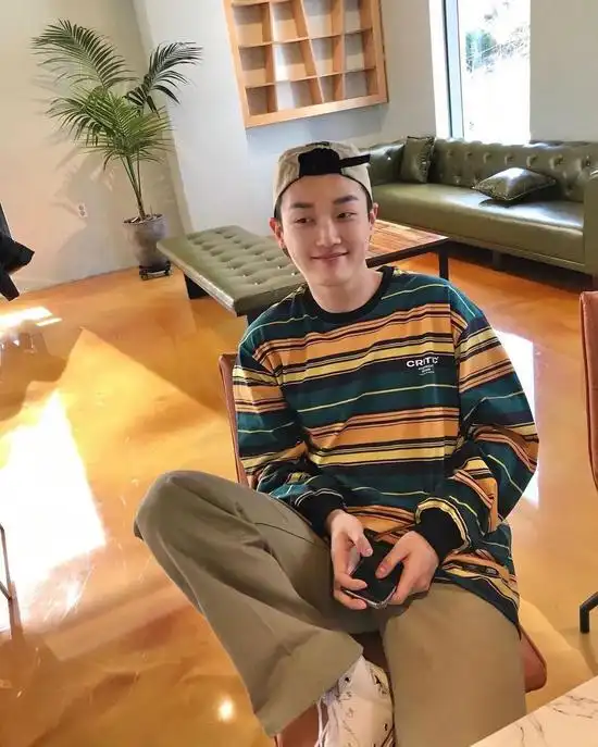 冬季清爽穿搭_去油少年感_炫舞男生衣服搭配