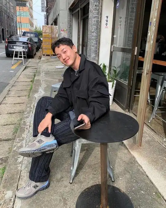 炫舞男生衣服搭配_去油少年感_冬季清爽穿搭