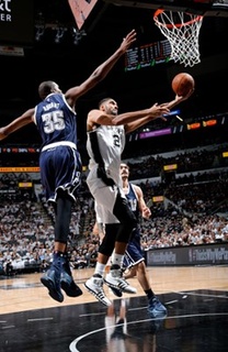 西部半决赛马刺对雷霆比赛分析_马刺替补填坑吊打_马刺雷霆比赛数据对比