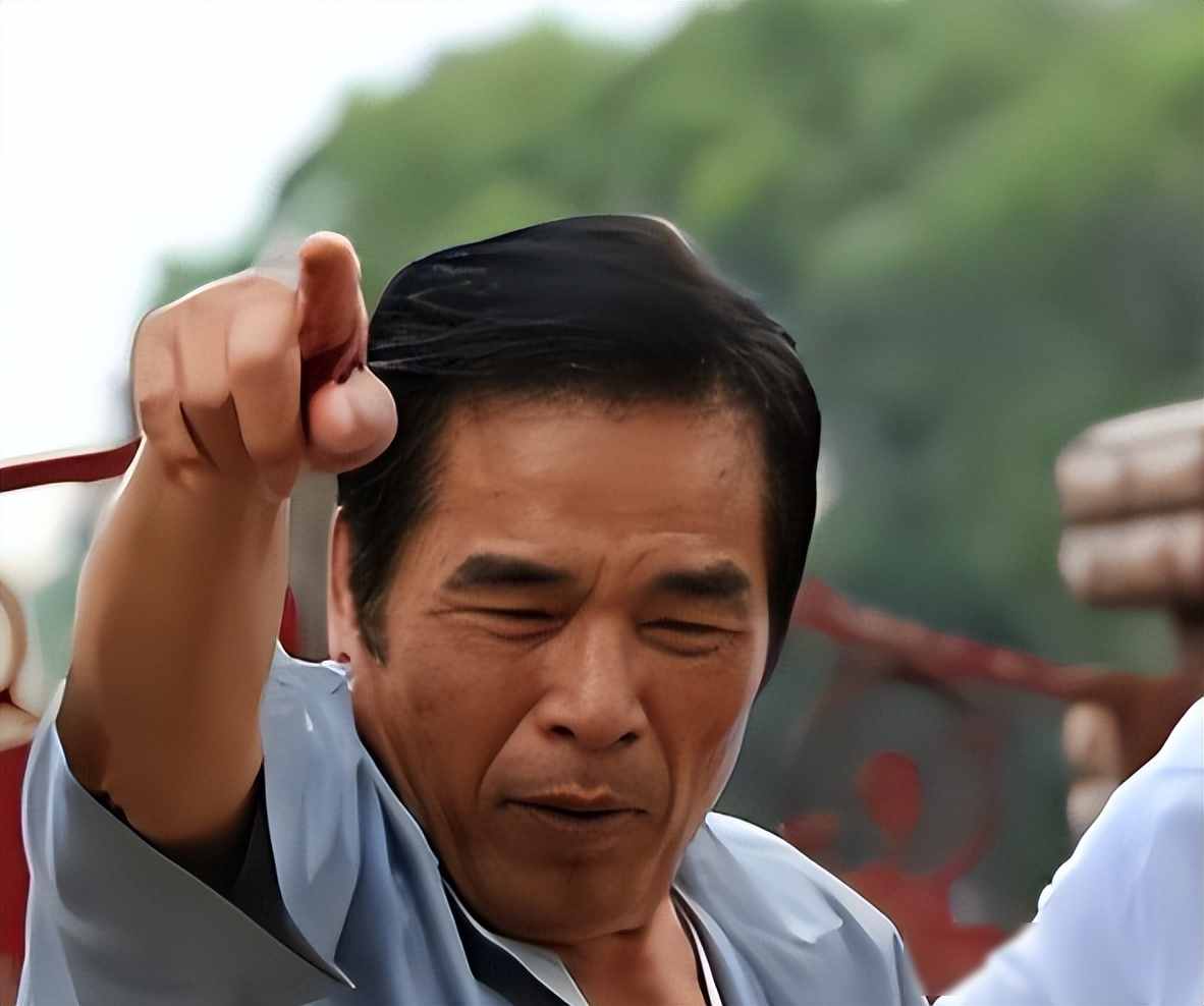 影帝娶小20岁娇妻，6妻共居浮出水面，巨额债务后他如何翻盘？