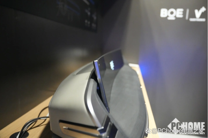 CES2024：京东方全球首发45英寸9K氧化物Mini LED车载贯穿屏