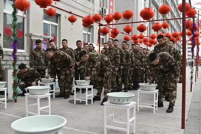 春节军营小游戏，你喜欢哪一款？