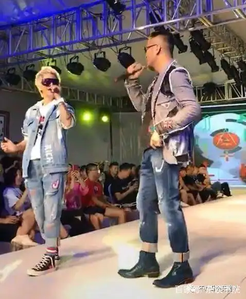 出道神似周润发，出演的角色霸占我们整个童年，今55岁靠走穴