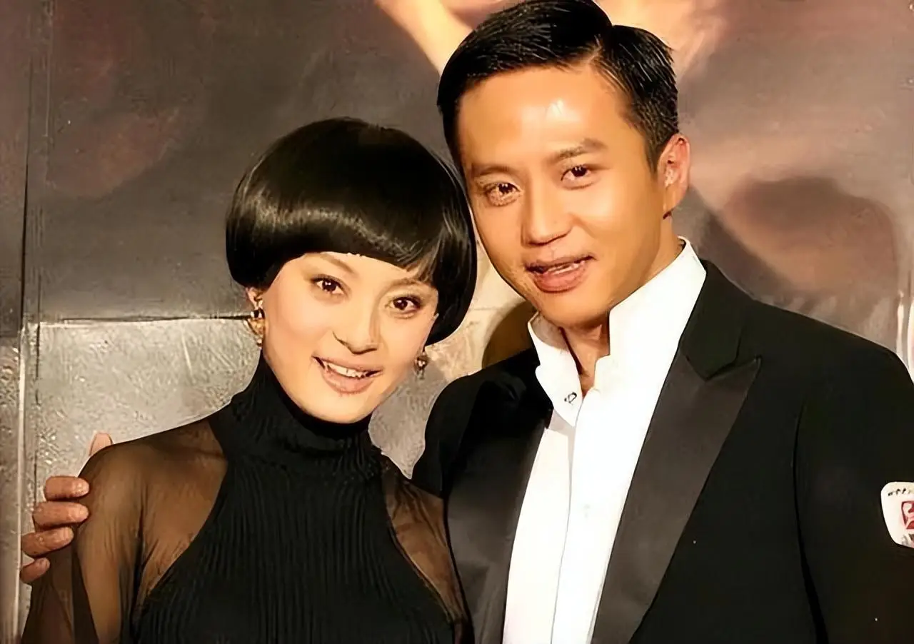 叛逆影帝邓超：抛弃女明星恋车晓，偷吃江一燕被孙俪8000万摆平