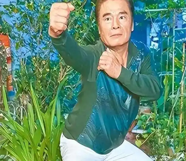 七旬富豪与六妻同屋，每月豪掷7万零花，今又迎娶小娇妻
