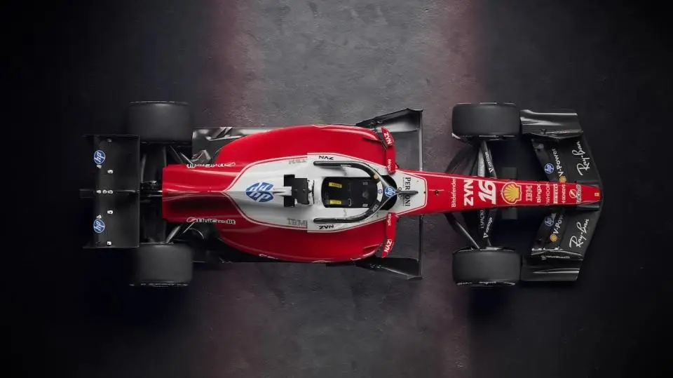 千呼万唤始出来！法拉利车队2026年F1赛车SF