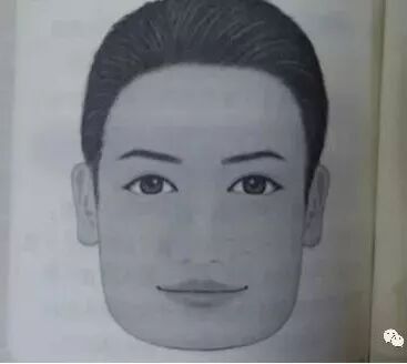 下巴中间有个凹陷面相_专一且深情_下巴圆润