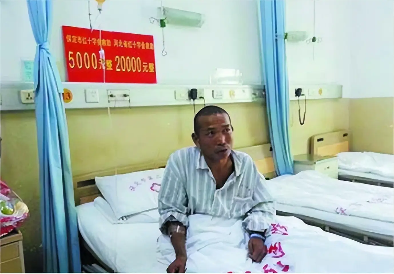 河北男子拿不出100万手术费，回家自己锯掉右腿，12年过去怎样了