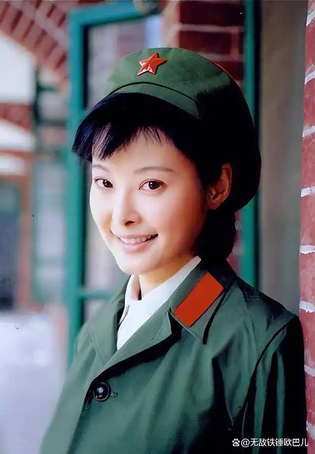 袁立12年感情无果！昔日恋人转身娶张怡宁，网友：爱情长跑终成遗憾