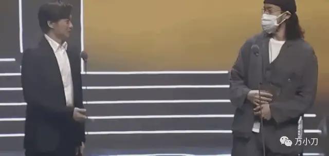 最穷卡里只剩100万，敢怼王家卫的新电影，他到底哪里来的勇气？