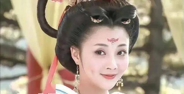 殷桃：人间水蜜桃，甜美娇嗔又妩媚，情路却那么坎坷