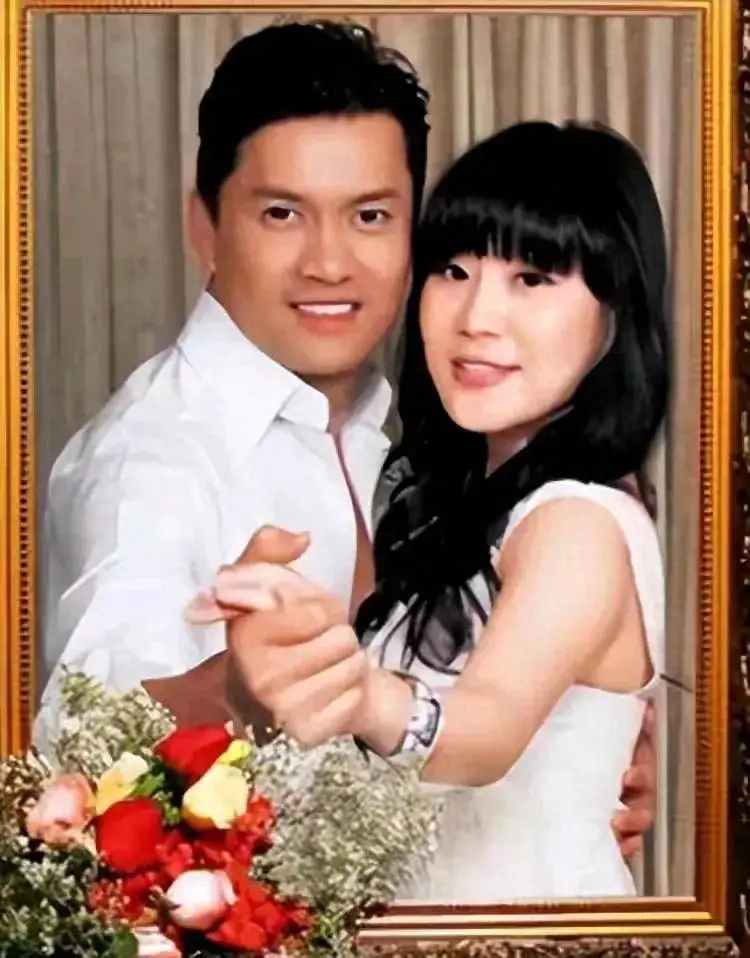 吕良伟：三婚娶小15岁富婆，47岁生一子，现在他还好吗？