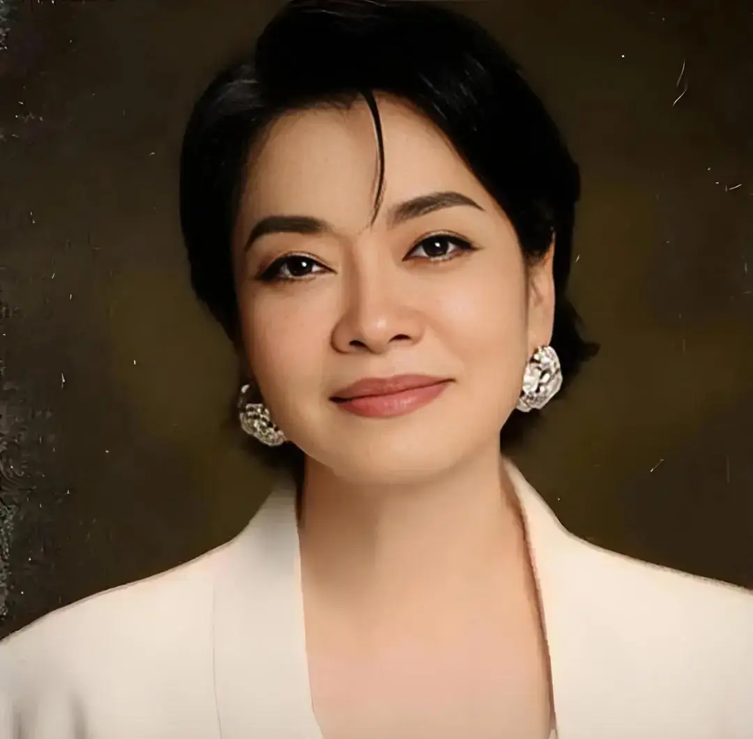 毛阿敏自断260亿豪门路：退400万、卖路虎背后的清醒与孤勇