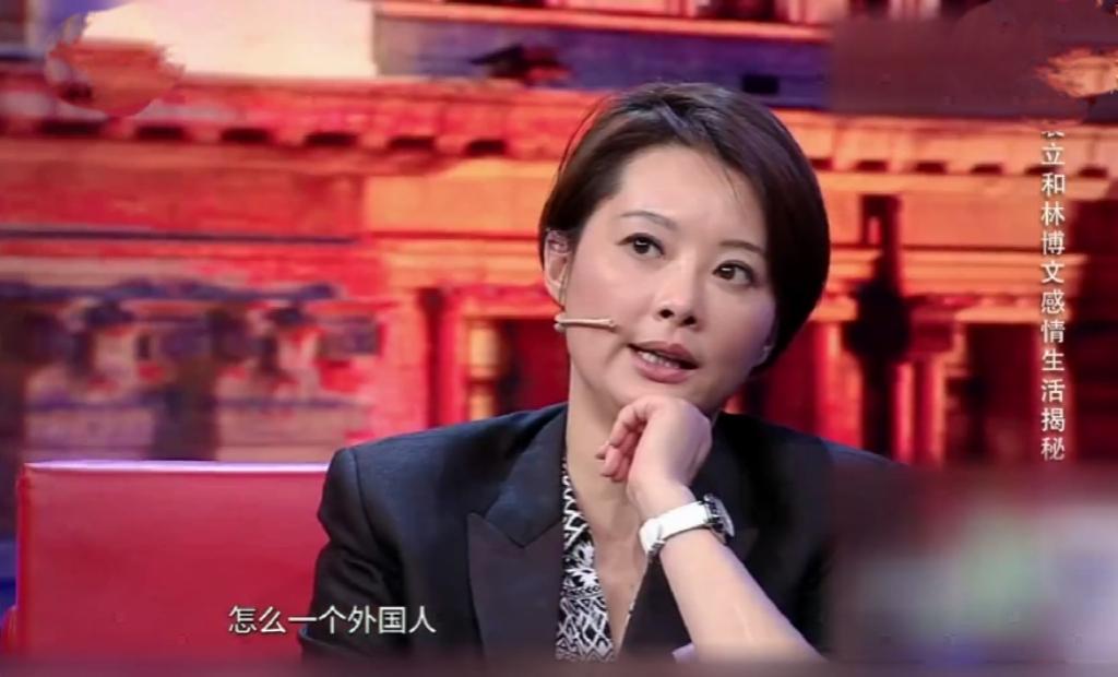 袁立：放着阔太不做，2段婚姻3次绯闻，后嫁小11岁穷男子后悔吗？