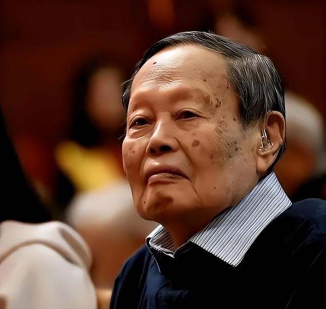 钱学森与杨振宁的差距在哪？很多人理解错了，答案在他们的归宿里