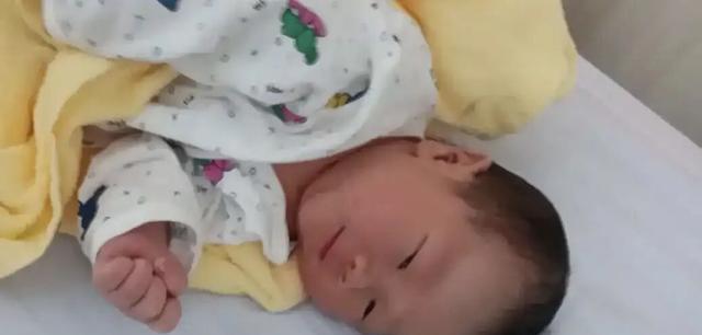 婴儿这些表现，大概率智力很高，尤其是最后2个