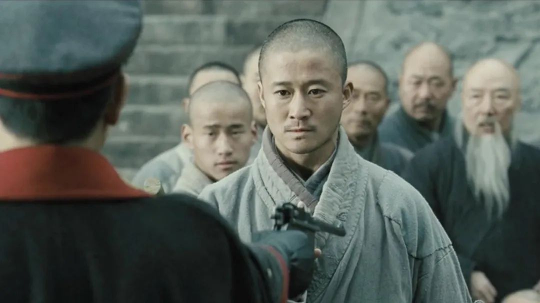 9年29部作品，被第七代导演点名“抢饭碗”，吴京的时代来了吗？
