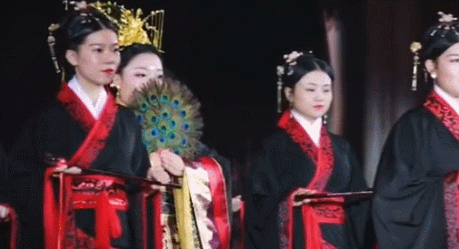 中式婚礼火遍全球！华丽梦幻有排面，国外网友：我也想整一个