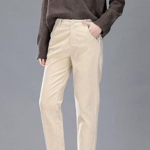 米白色裤配什么颜色上衣_红色衣服配什么颜色的衣服_浅色裤搭配技巧