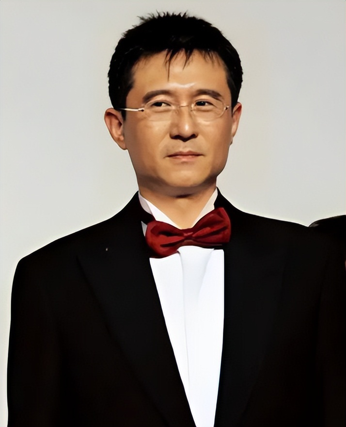 袁立与他同居12年，将美好的年华都给了他，他却选择和张怡宁结婚